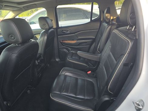 Used 2017 GMC Acadia Denali w/ Technology Package FWD image 8