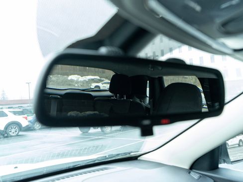 Used 2017 Jeep Cherokee Latitude w/ Cold Weather Group image 21