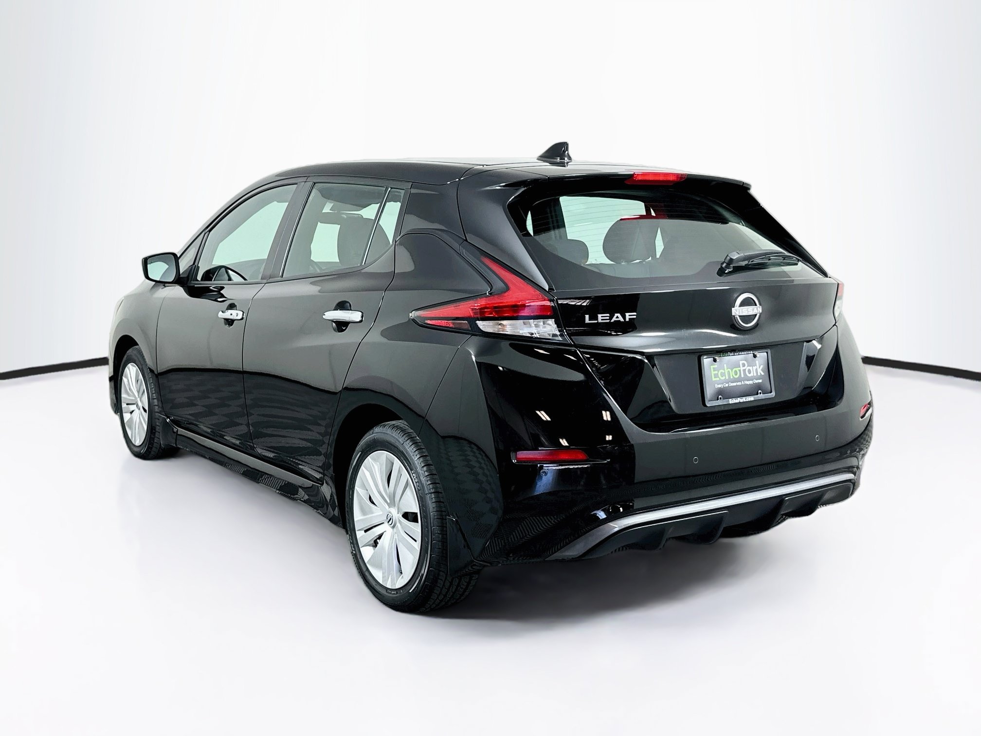 Used 2025 Nissan Leaf S FWD image 5