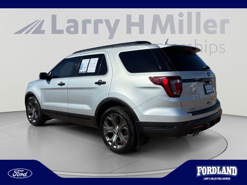 Used 2018 Ford Explorer Sport w/ Equipment Group 401A AWD/4WD image 3