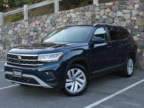Used 2021 Volkswagen Atlas SEL image 2