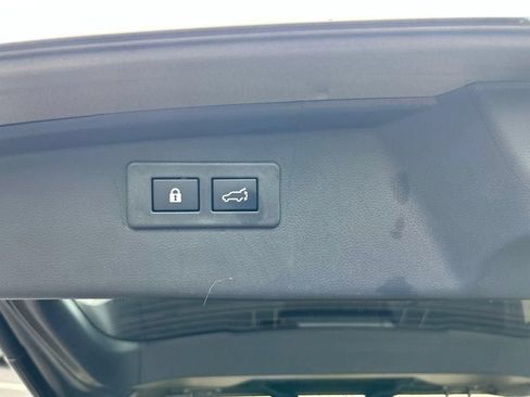 Certified 2025 Subaru Outback Premium AWD/4WD image 18