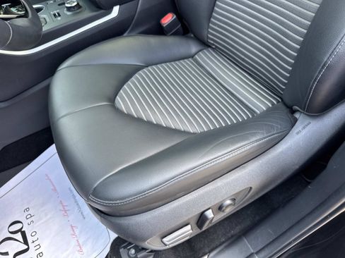 Used 2024 Toyota Highlander XSE image 16