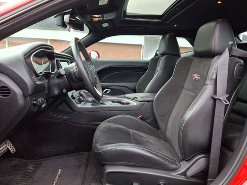 Used 2016 Dodge Challenger R/T Scat Pack w/ Leather Interior Group image 14
