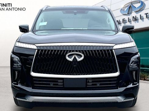 New 2026 INFINITI QX80 Luxe RWD image 2