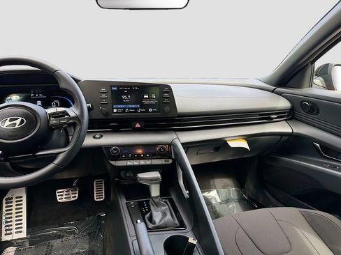 Certified 2026 Hyundai Elantra Sport FWD image 21