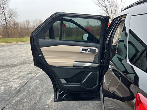 Used 2023 Ford Explorer XLT w/ Equipment Group 202A image 34