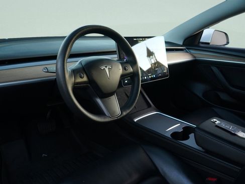 Used 2021 Tesla Model 3 Standard Range Plus image 42