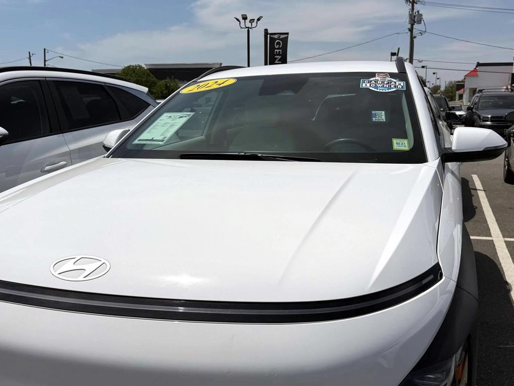 Used 2024 Hyundai Kona SEL AWD/4WD image 35