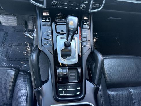 Used 2017 Porsche Cayenne Platinum Edition AWD/4WD image 15