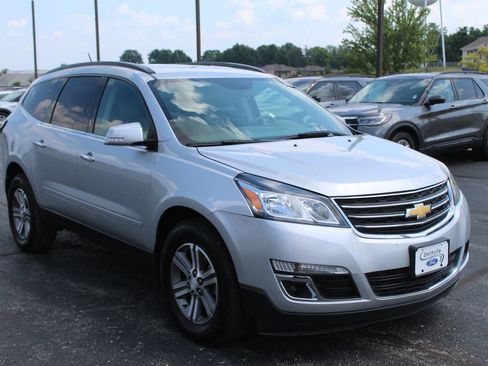 Used 2016 Chevrolet Traverse LT FWD image 7