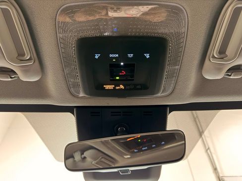 Used 2025 Toyota Prius LE FWD image 21