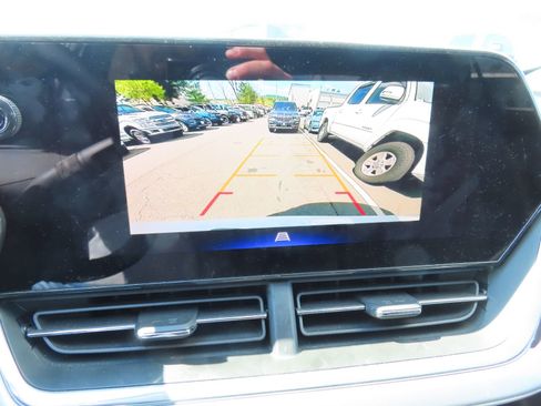 Used 2024 Chevrolet Trax LT w/ Driver Confidence Package FWD image 22