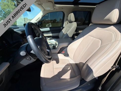 Used 2023 Ford Expedition Limited RWD image 12