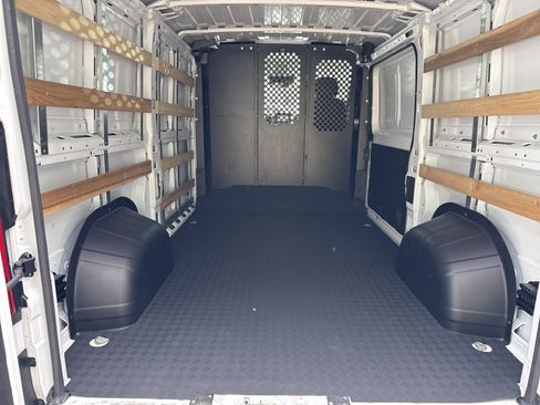 Used 2025 RAM ProMaster 2500 w/ U-Haul Equipment Group FWD image 9