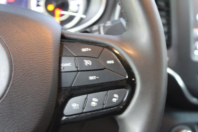 Used 2023 Jeep Cherokee Altitude Lux AWD/4WD image 17
