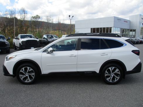Used 2020 Subaru Outback Limited image 8