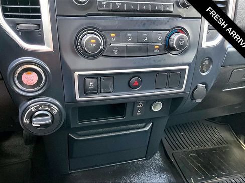 Used 2017 Nissan Titan S AWD/4WD image 14