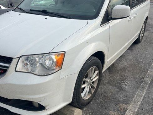 Used 2019 Dodge Grand Caravan SXT image 13