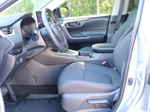 Certified 2025 Toyota RAV4 LE AWD/4WD image 21