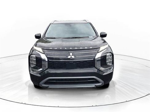 New 2025 Mitsubishi Outlander AWD image 2