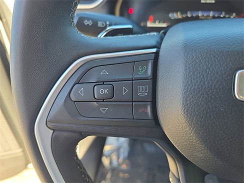 Certified 2023 Jeep Grand Cherokee L Laredo image 21