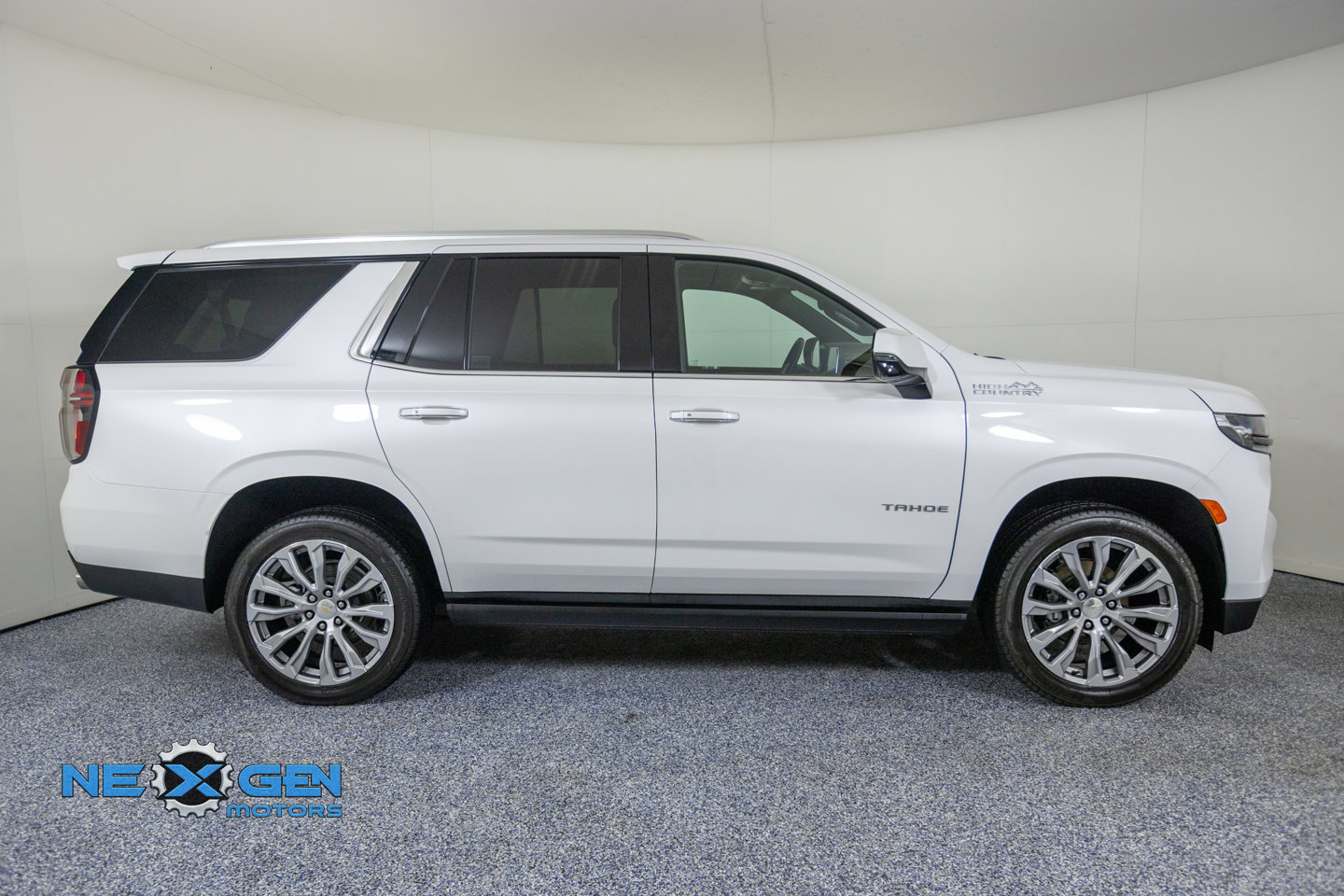 Used 2023 Chevrolet Tahoe High Country AWD/4WD image 9