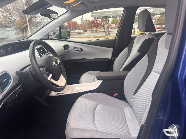 Used 2017 Toyota Prius Three w/ Advanced Technology Package FWD image 14