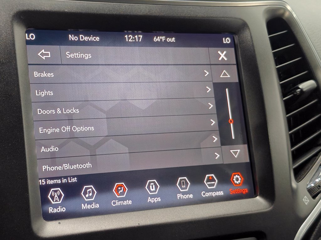 Used 2019 Jeep Cherokee Trailhawk AWD/4WD image 36