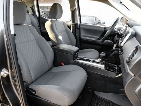 Used 2020 Toyota Tacoma SR5 image 45