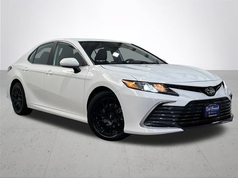 Used 2023 Toyota Camry LE FWD image 7