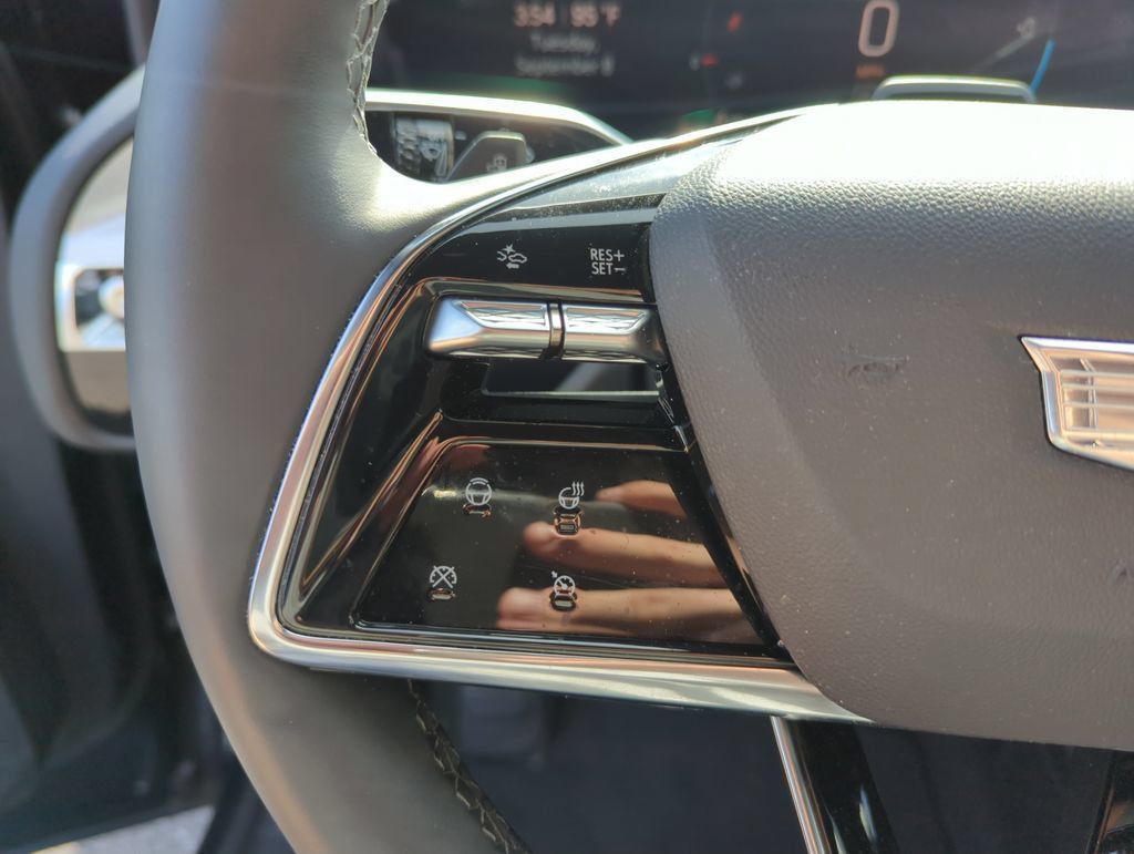 Used 2024 Cadillac Lyriq Sport RWD image 21