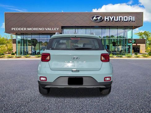 Certified 2025 Hyundai Venue Limited FWD image 4
