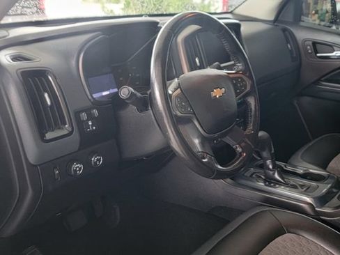 Used 2020 Chevrolet Colorado Z71 AWD/4WD image 8