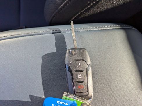 New 2025 Ford Maverick XL image 30