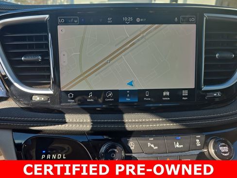 Used 2023 Chrysler Pacifica Limited image 24