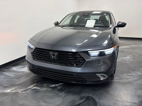 Used 2024 Honda Accord Touring image 3