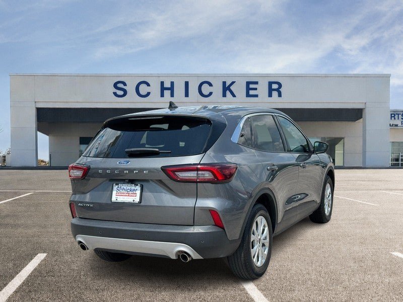 Used 2023 Ford Escape Active w/ Tech Pack #1 FWD image 3