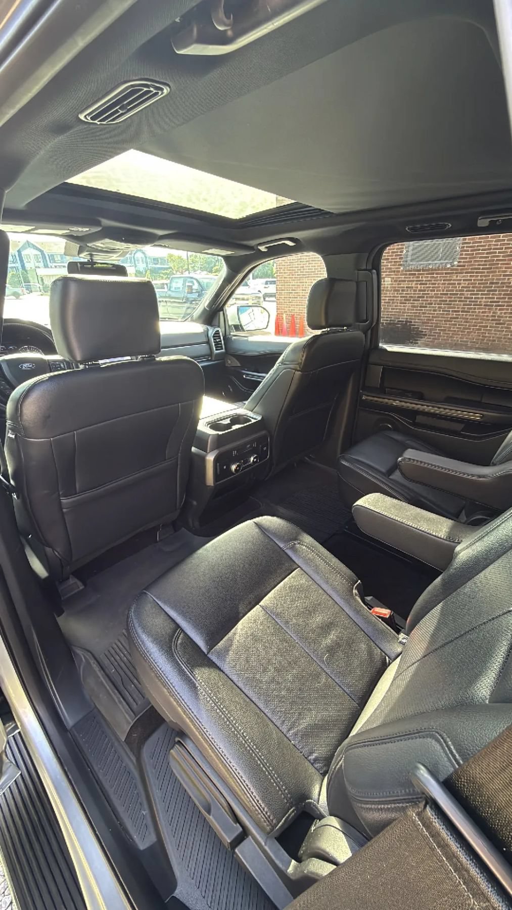 Used 2020 Ford Expedition XLT w/ Equipment Group 202A RWD image 29