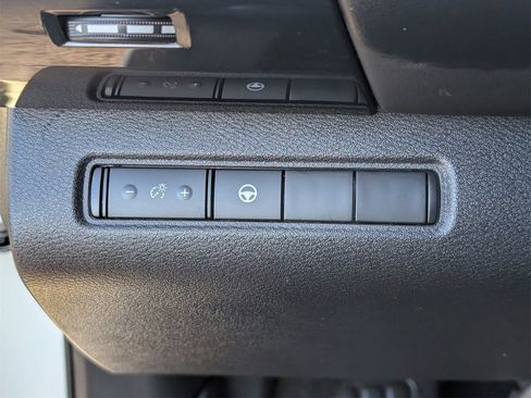 Certified 2023 Nissan Pathfinder SV image 26