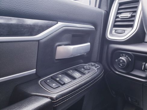 Used 2024 RAM 2500 Big Horn w/ Sport Appearance Package image 38