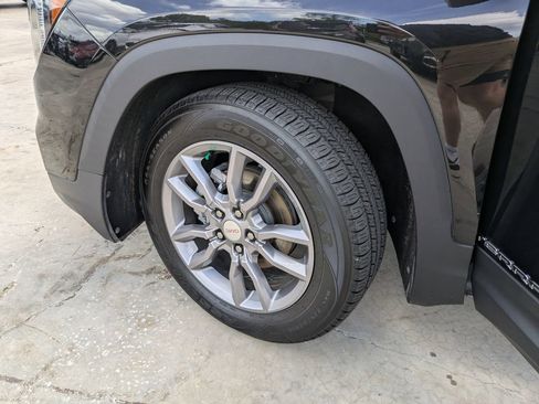 Used 2024 GMC Terrain SLT FWD image 38
