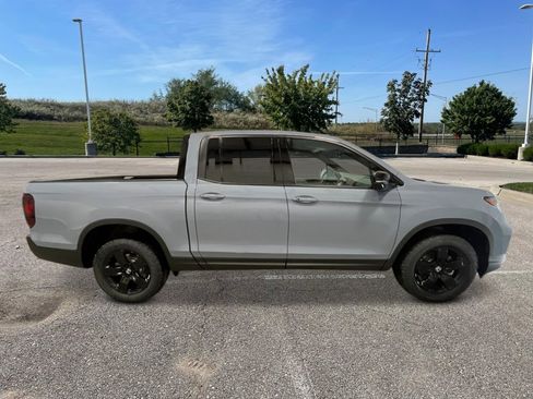 New 2026 Honda Ridgeline Black Edition image 8