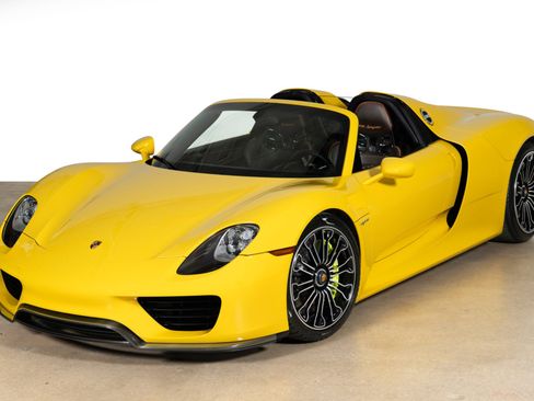 Used 2015 Porsche 918 Spyder AWD/4WD image 25