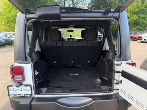 Used 2016 Jeep Wrangler Unlimited Sport AWD/4WD image 5