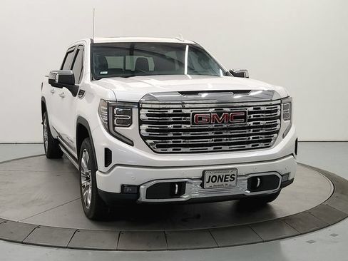 Used 2024 GMC Sierra 1500 Denali w/ Denali Reserve Package AWD/4WD image 3