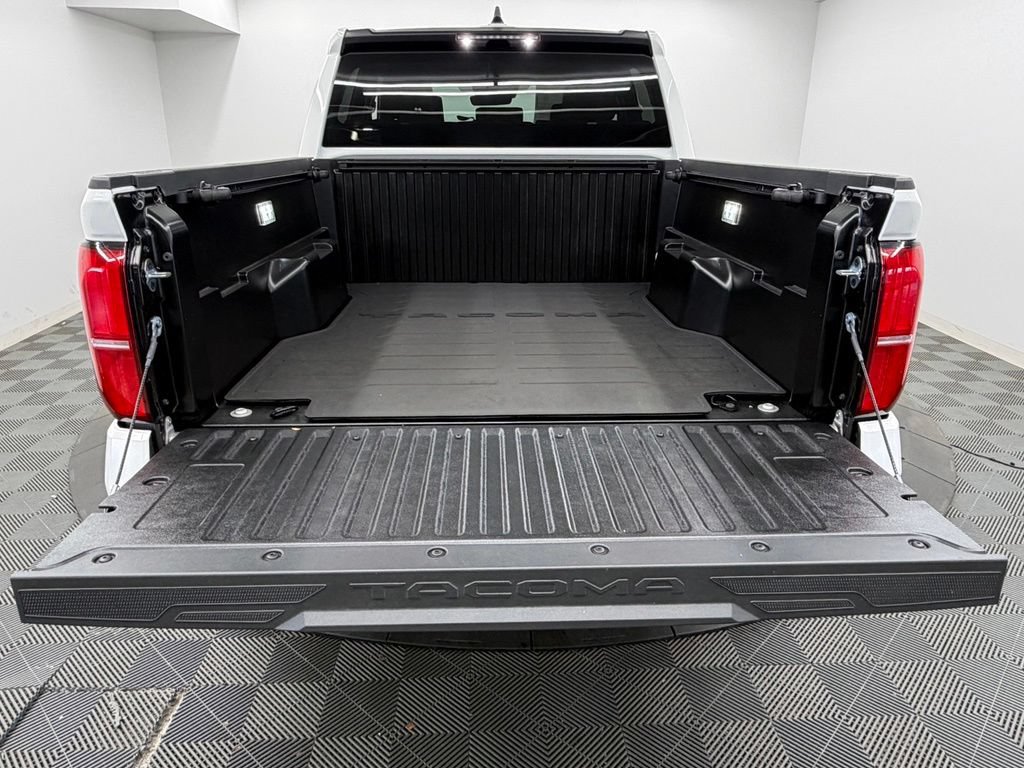 Used 2026 Toyota Tacoma SR5 AWD/4WD image 23