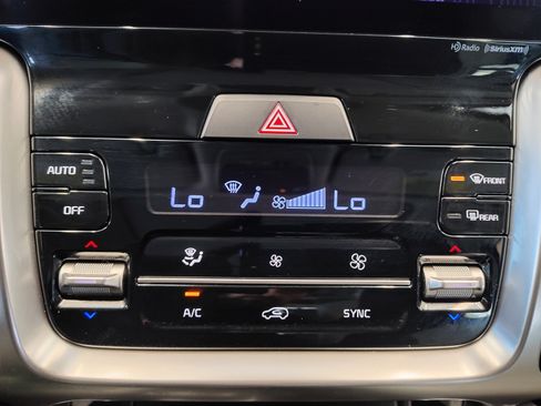 Used 2023 Kia Sorento EX w/ Panoramic Sunroof Package FWD image 20