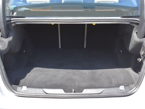 Used 2017 Jaguar XE Premium RWD image 31