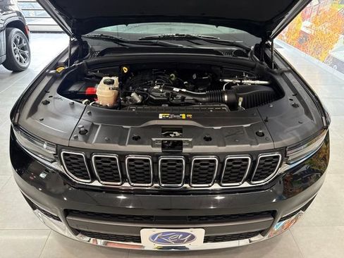 Used 2023 Jeep Grand Cherokee L Limited w/ Trailer Tow Group (B) AWD/4WD image 62